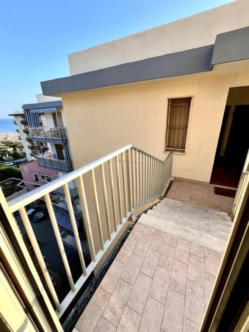 Appartamento Casa Solymar Vallecrosia Esterno foto