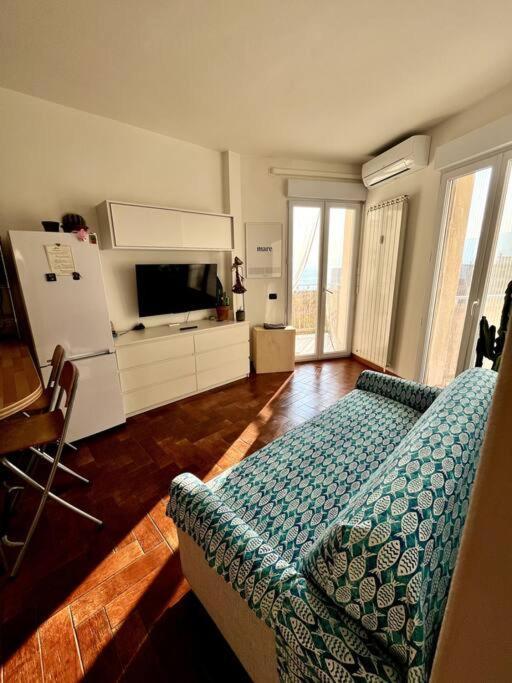 Appartamento Casa Solymar Vallecrosia Esterno foto